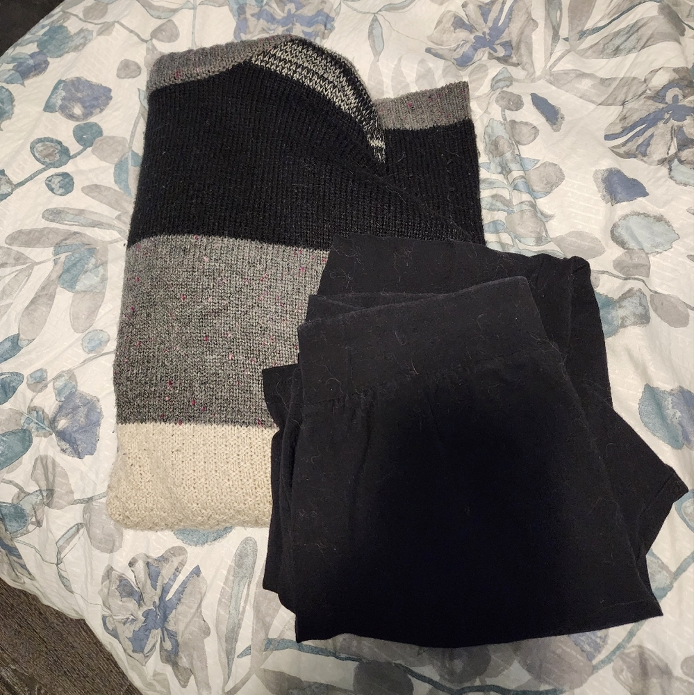 Bundle of Maurices sweater size 2 and black legging size 1